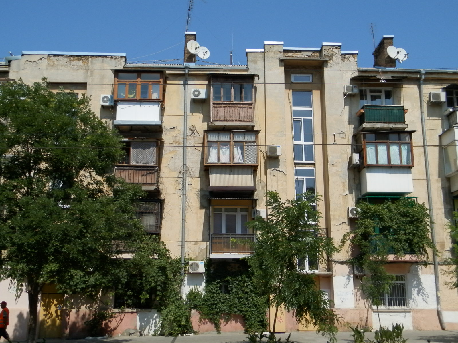 Balkony doplňují byty "chruščovek"
