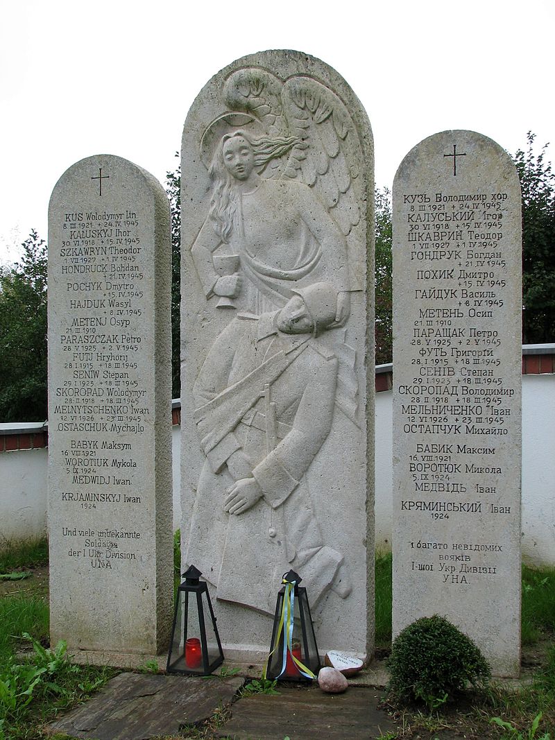 Pomník padlým UNA ve Feldbachu