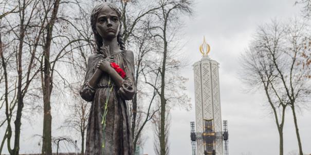 Ukrajina hladomor v letech 1932–1933 oficiálně prohlásila za akt genocidy